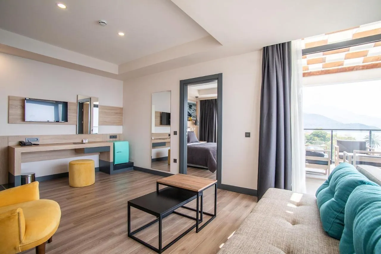 Maia Luxury Beach Hotel & Spa Guzelcamlı