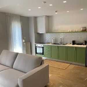 theta-2-luxury-apartments.hotels-of-thessaloniki.com/